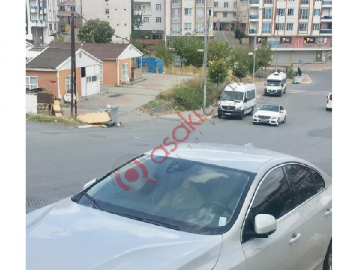 Esenyurt Kıracta Satılık Dükkan - Büyük 3
