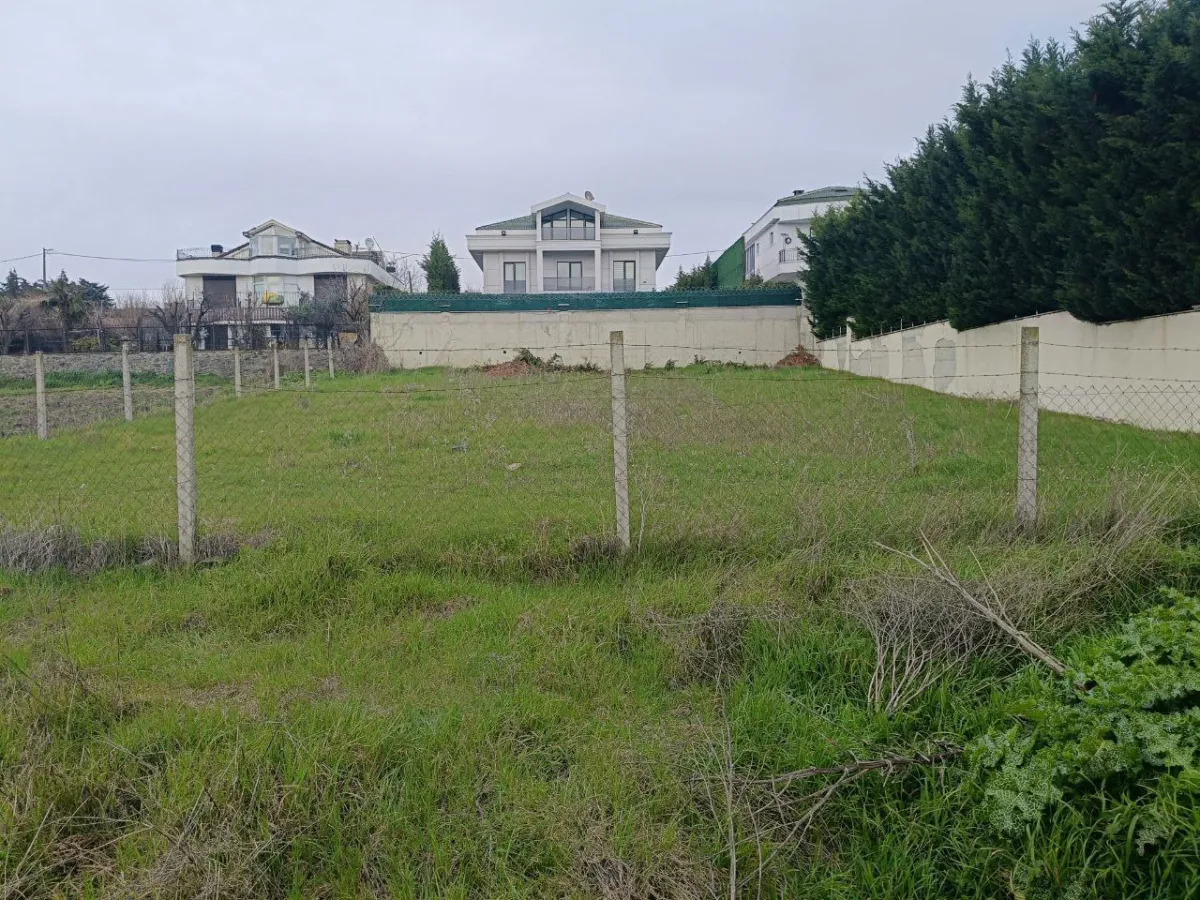 B.&ccedil;ekmece Kamiloba'da Satılık 700 M&sup2; Arsa