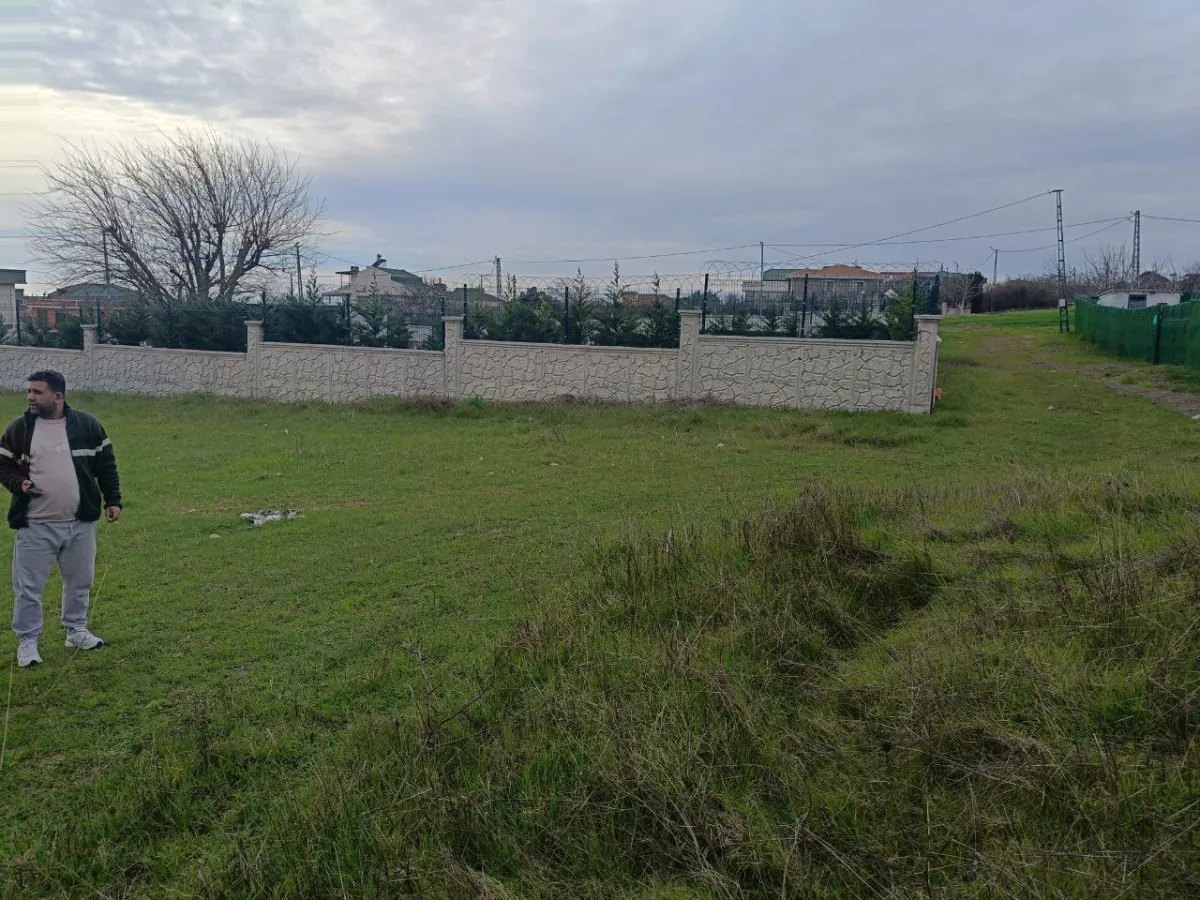 B.&ccedil;ekmece Kamiloba'da Satılık 700 M&sup2; Arsa - Büyük 3