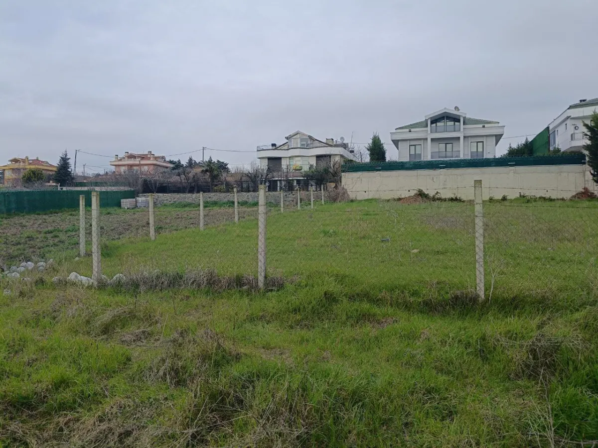 B.&ccedil;ekmece Kamiloba'da Satılık 700 M&sup2; Arsa - Büyük 4