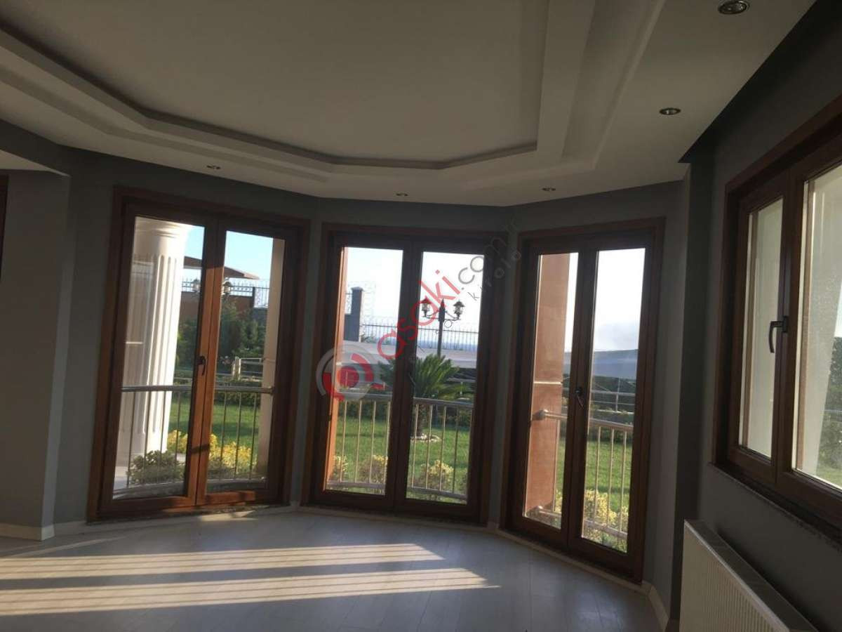 Büyükçekmece Celaliyede Satılık Mükemmel Villa - Büyük 24