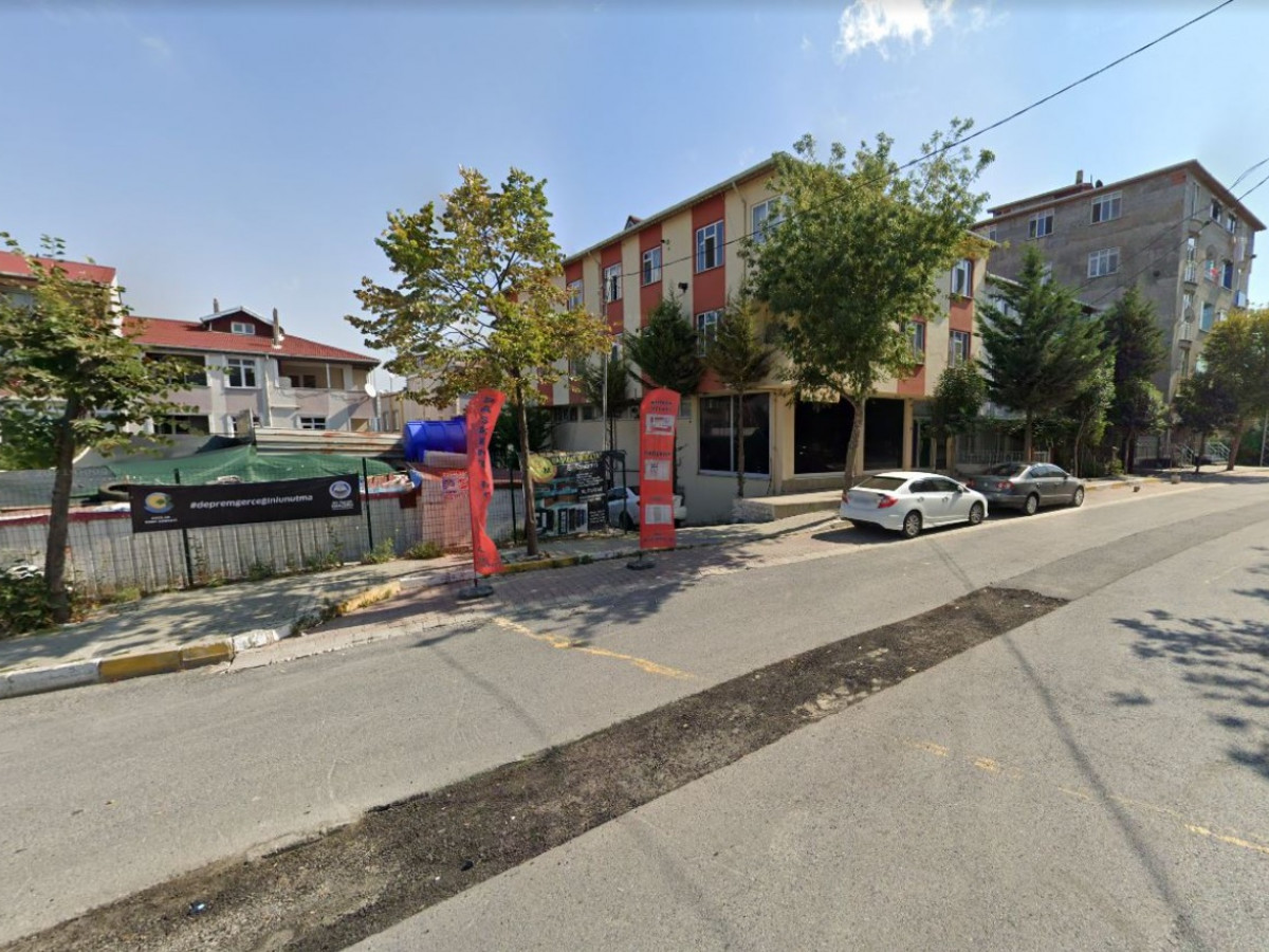 Avcılar Firuzköyde Satılık Cadde Cepheli Arsa