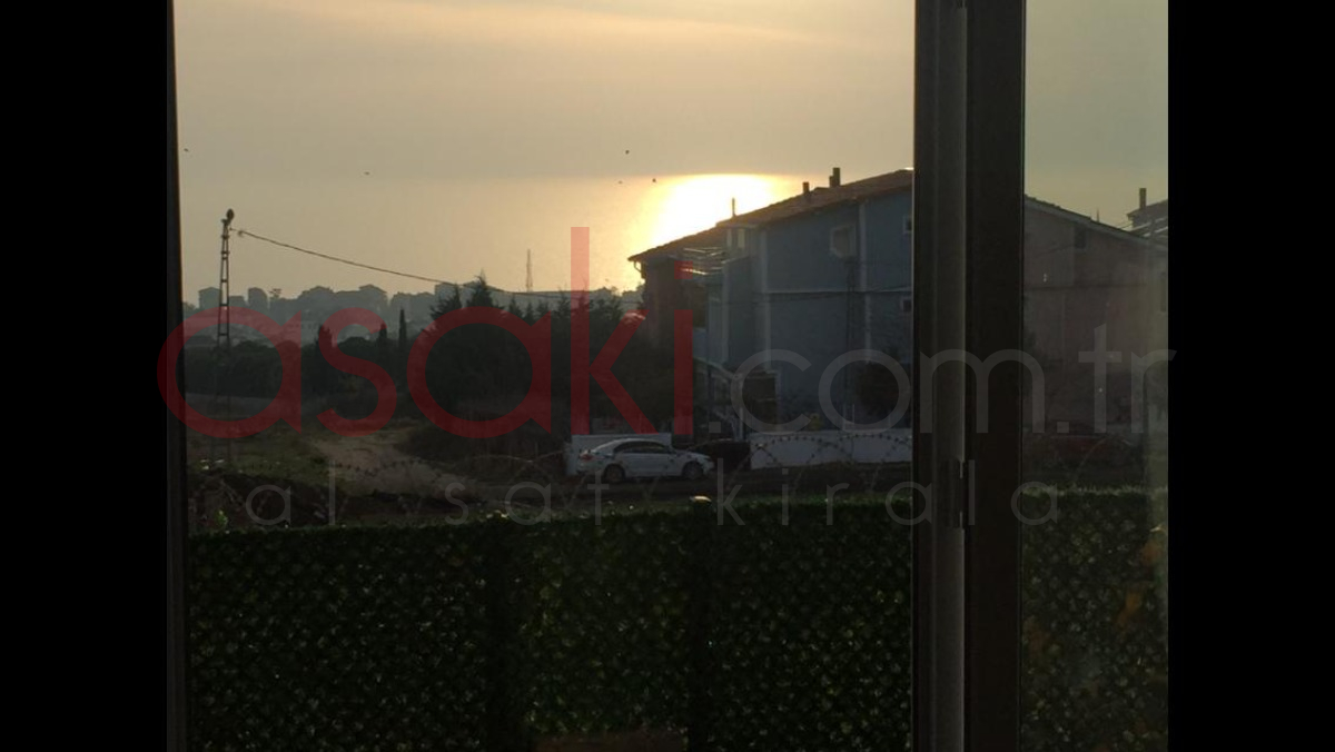 B.çekmece Kumburgazda Satılık Deniz Manzaralı Arsa+Ev - Büyük 1