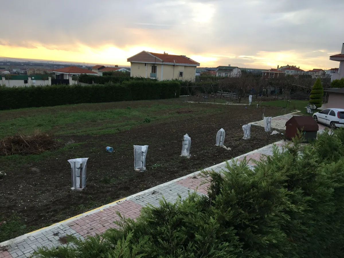 Silivri Ortak&ouml;yde Satılık Villa İmarlı Arsa