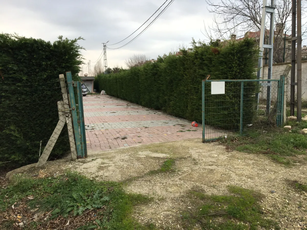 Silivri Ortak&ouml;yde Satılık Villa İmarlı Arsa - Büyük 1
