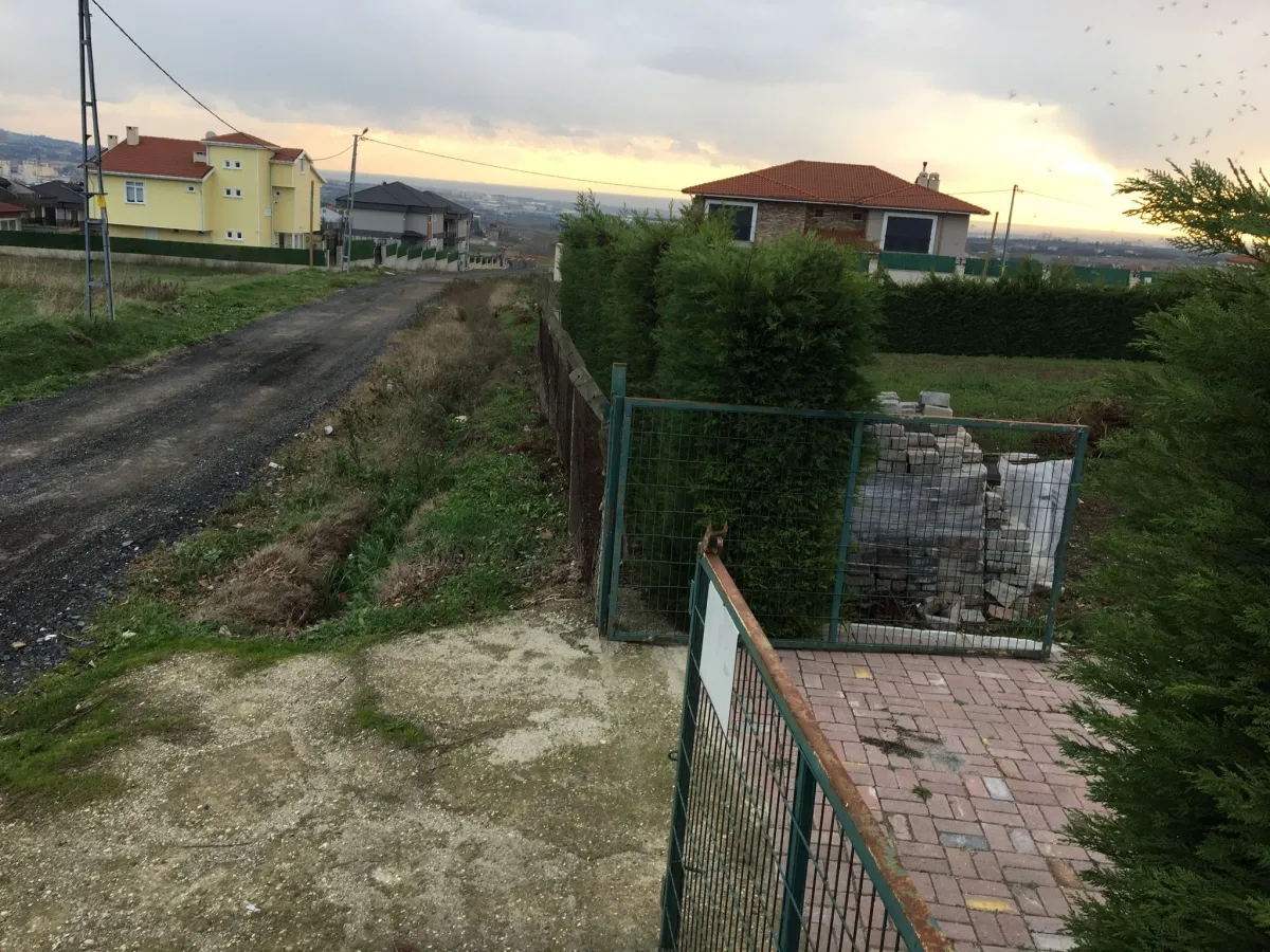 Silivri Ortak&ouml;yde Satılık Villa İmarlı Arsa - Büyük 2