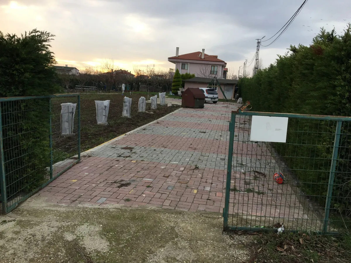Silivri Ortak&ouml;yde Satılık Villa İmarlı Arsa - Büyük 3