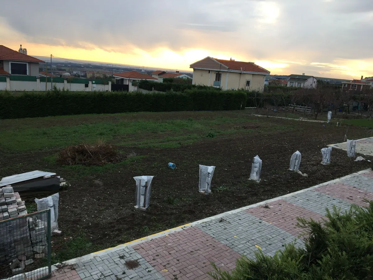 Silivri Ortak&ouml;yde Satılık Villa İmarlı Arsa - Büyük 5