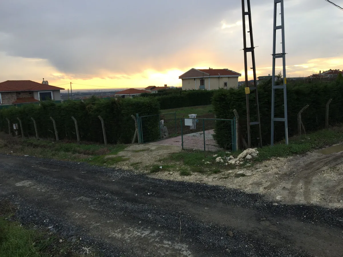 Silivri Ortak&ouml;yde Satılık Villa İmarlı Arsa - Büyük 6