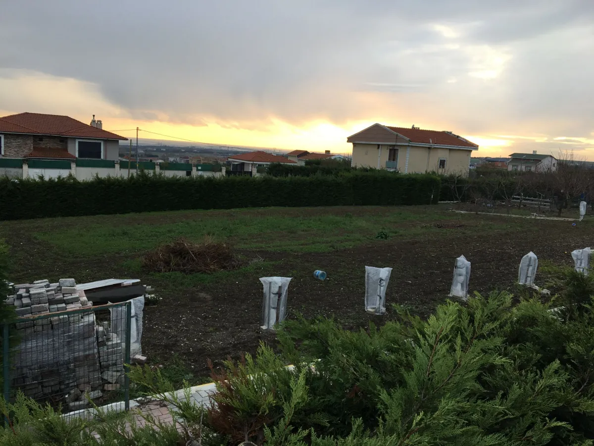 Silivri Ortak&ouml;yde Satılık Villa İmarlı Arsa - Büyük 7