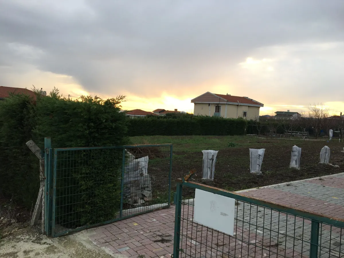 Silivri Ortak&ouml;yde Satılık Villa İmarlı Arsa - Büyük 8