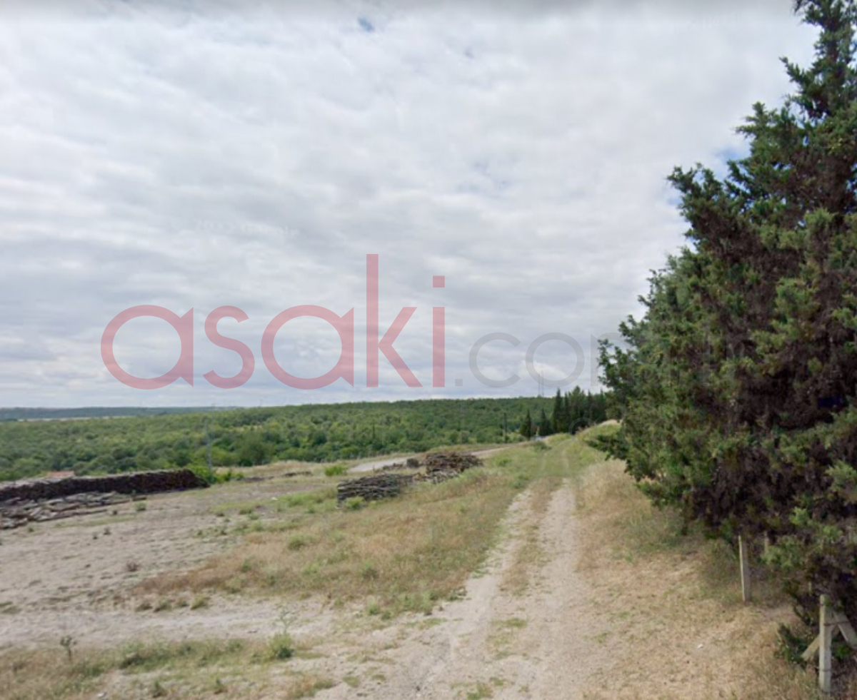 Büyüksineklide Satılık Tarla