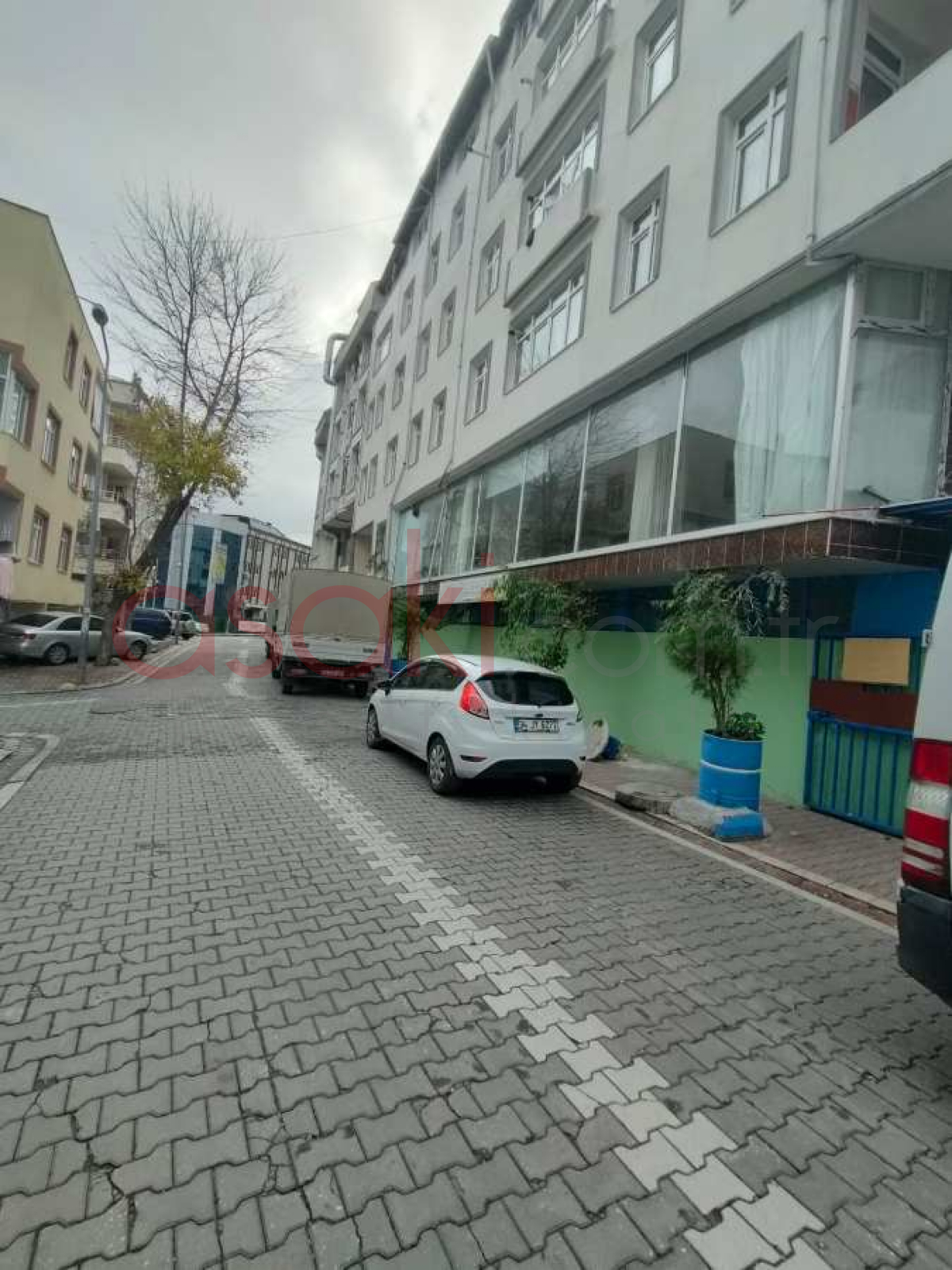 Esenyurt Şehitler Mah 150 m² Satılık Dükkan