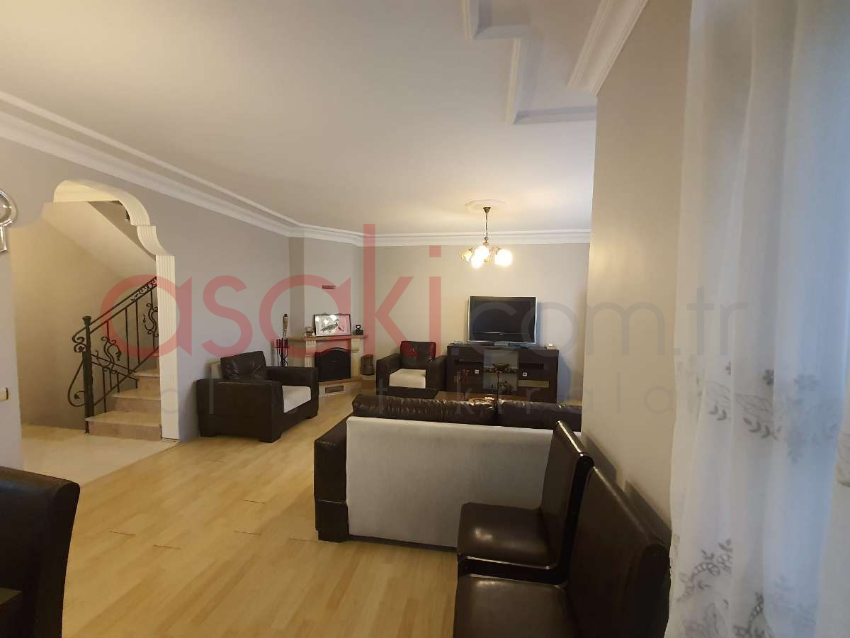 Celaliyede Satılık Mükemmel Manzaralı Triplex Villa - Büyük 16