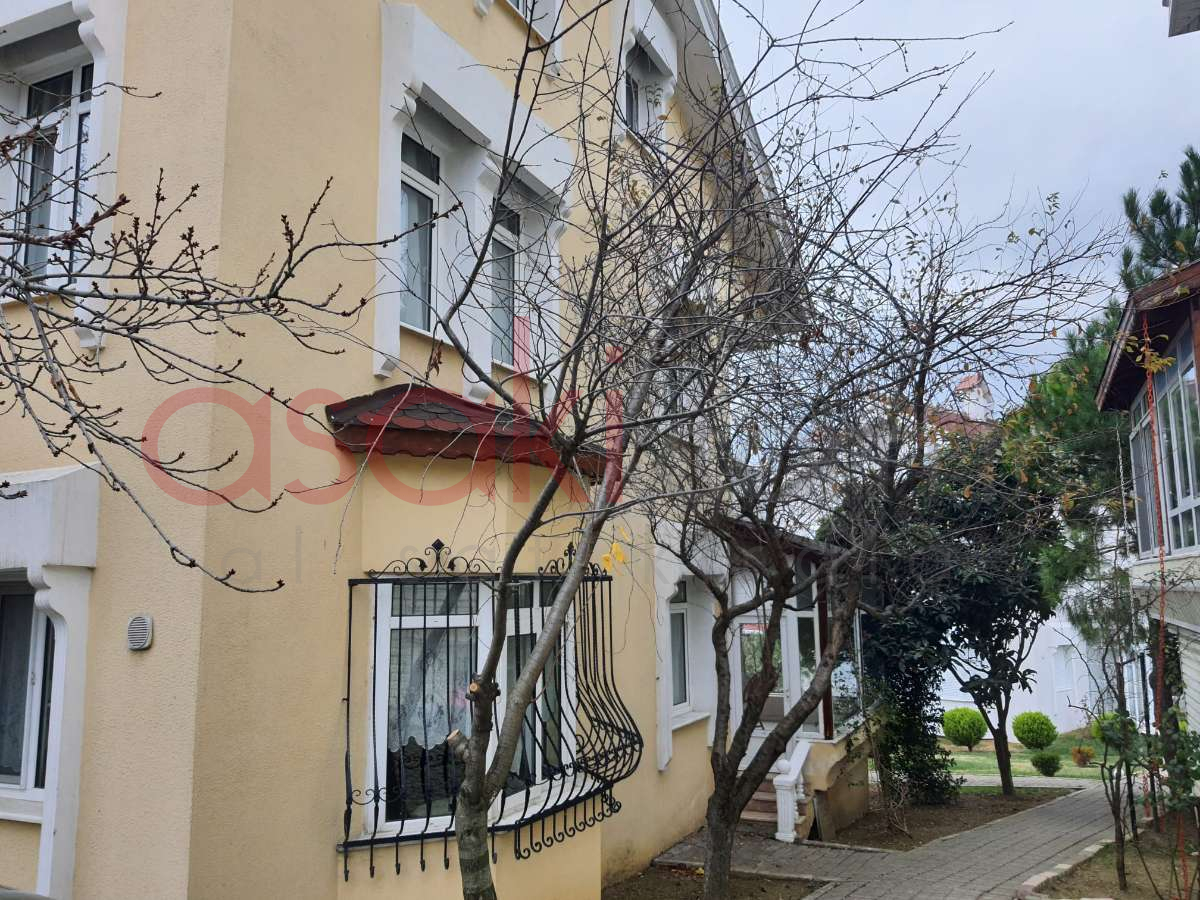 Celaliyede Satılık Mükemmel Manzaralı Triplex Villa - Büyük 17