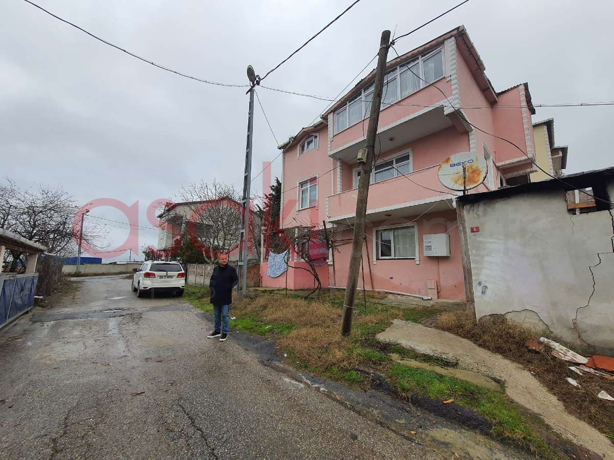 İstanbul Silivride  Satılık 165 m2 Arsa + 3 Kat Bina