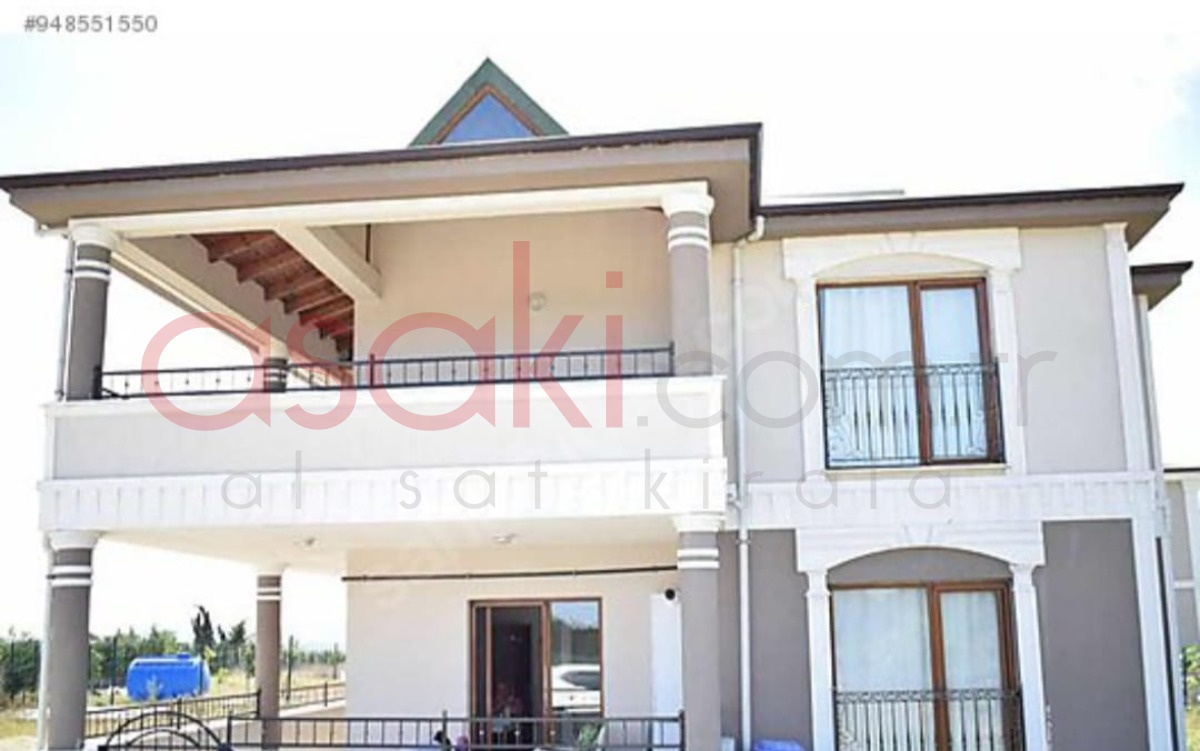 Çatalca Hisarbeylide Satılık Tarla + villa