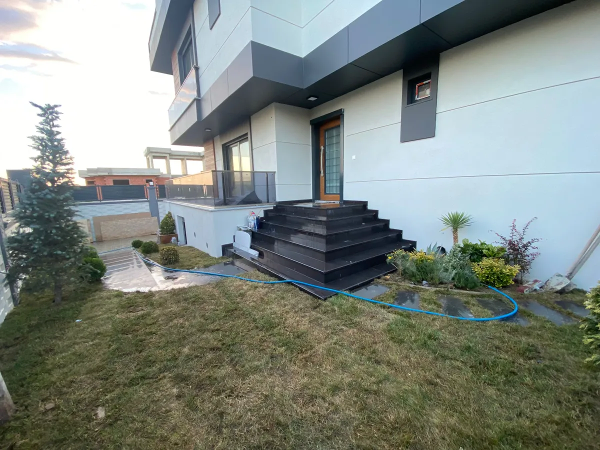 Beylikdüzü Gürpınar'da 2 Adet Satılık villa - Büyük 10