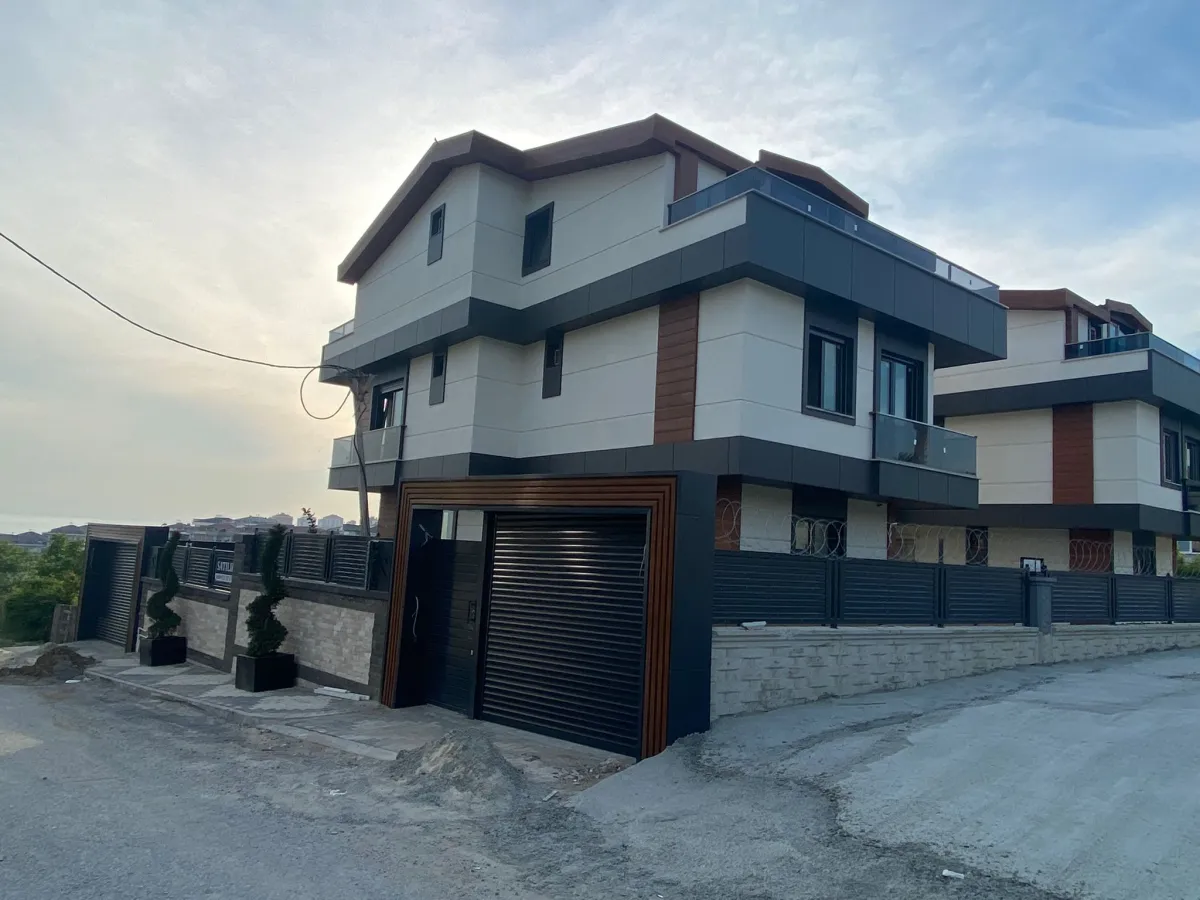 Beylikdüzü Gürpınar'da 2 Adet Satılık villa - Büyük 20