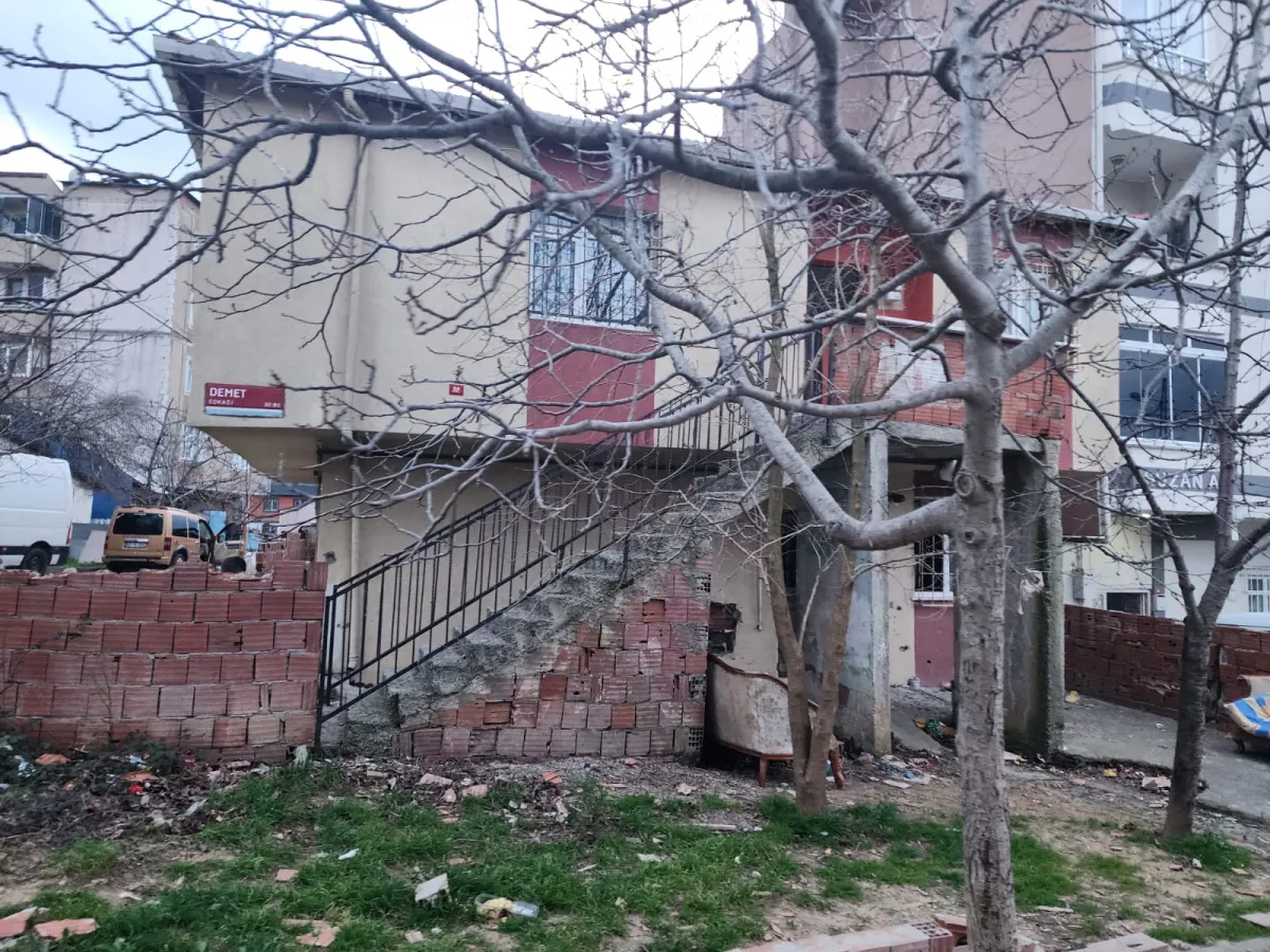 Sultanbeyli Battalgazi Mahallesinde 2 Katlı Satılık Bina - Büyük 14