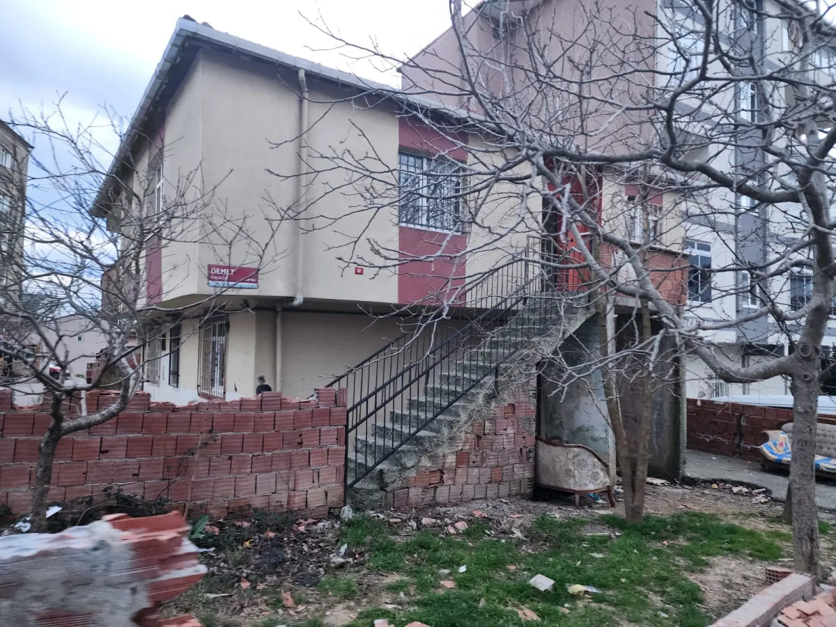 Sultanbeyli Battalgazi Mahallesinde 2 Katlı Satılık Bina - Büyük 15