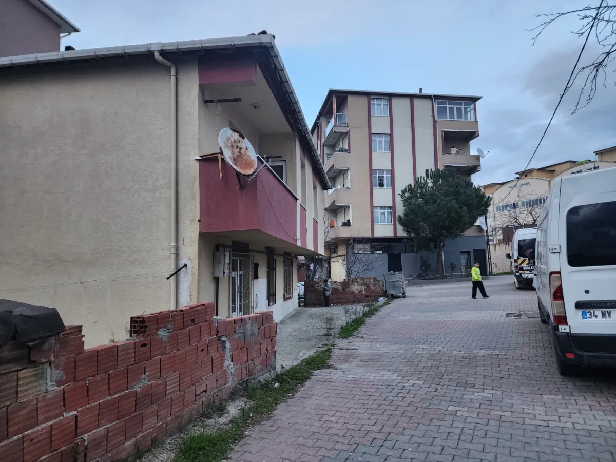 Sultanbeyli Battalgazi Mahallesinde 2 Katlı Satılık Bina - Büyük 23