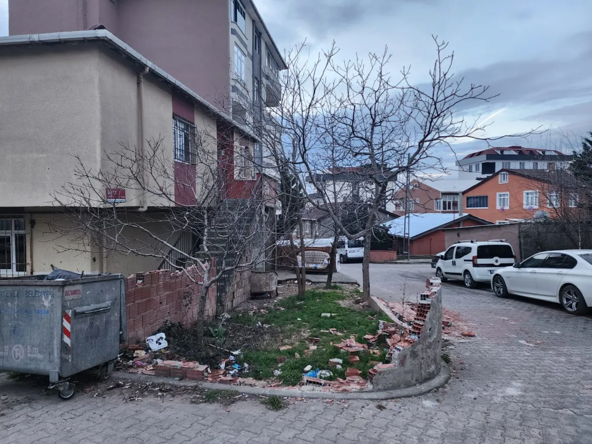 Sultanbeyli Battalgazi Mahallesinde 2 Katlı Satılık Bina - Büyük 4