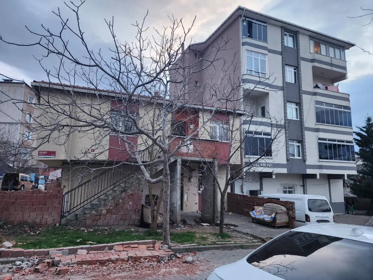 Sultanbeyli Battalgazi Mahallesinde 2 Katlı Satılık Bina - Büyük 5