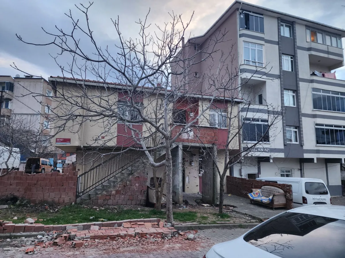 Sultanbeyli Battalgazi Mahallesinde 2 Katlı Satılık Bina - Büyük 6