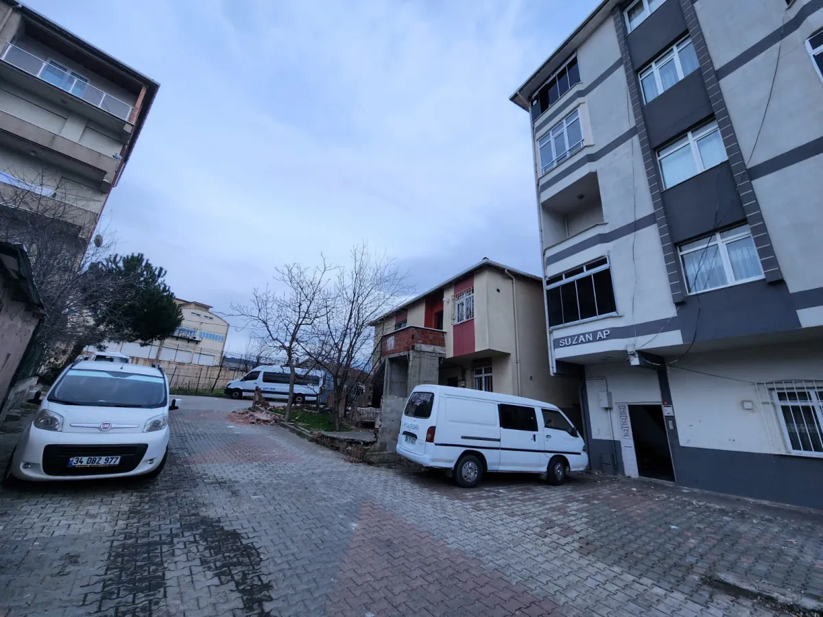Sultanbeyli Battalgazi Mahallesinde 2 Katlı Satılık Bina - Büyük 9