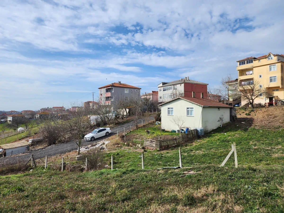 SİLİVRİ BÜYÜKÇAVUŞLUDA SATILIK ARSA - Büyük 2
