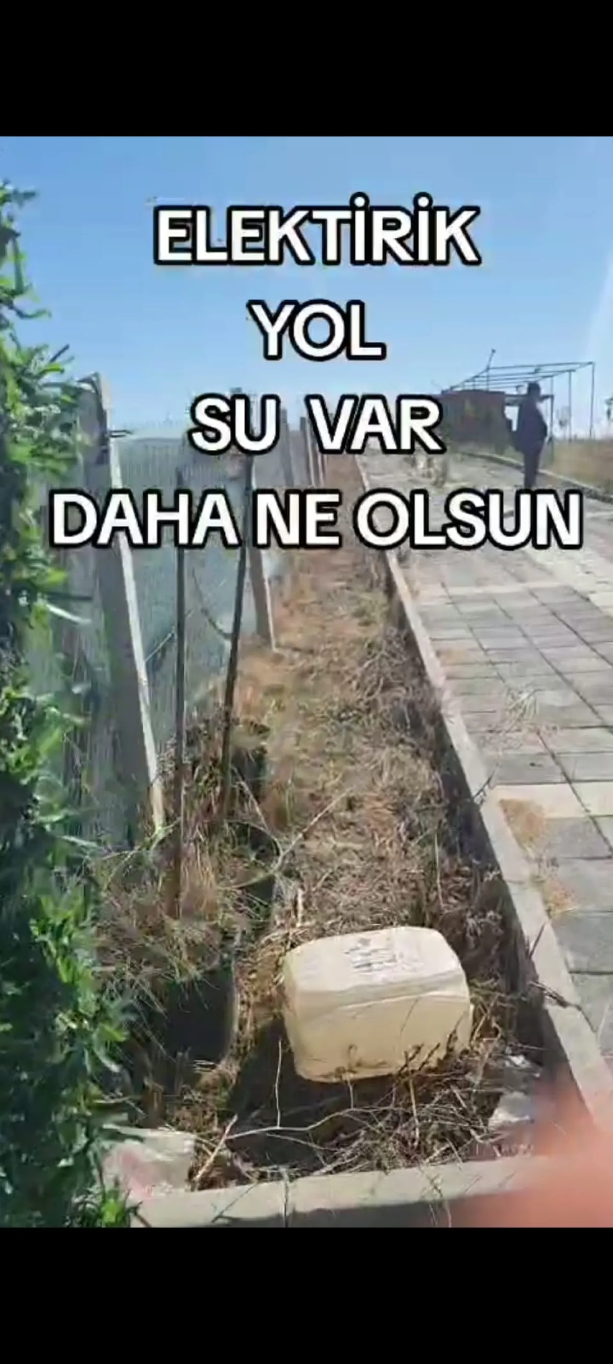 Silivri'De Yola Cephe Elektirik Suyu Olan Satılık Tarla - Büyük 9