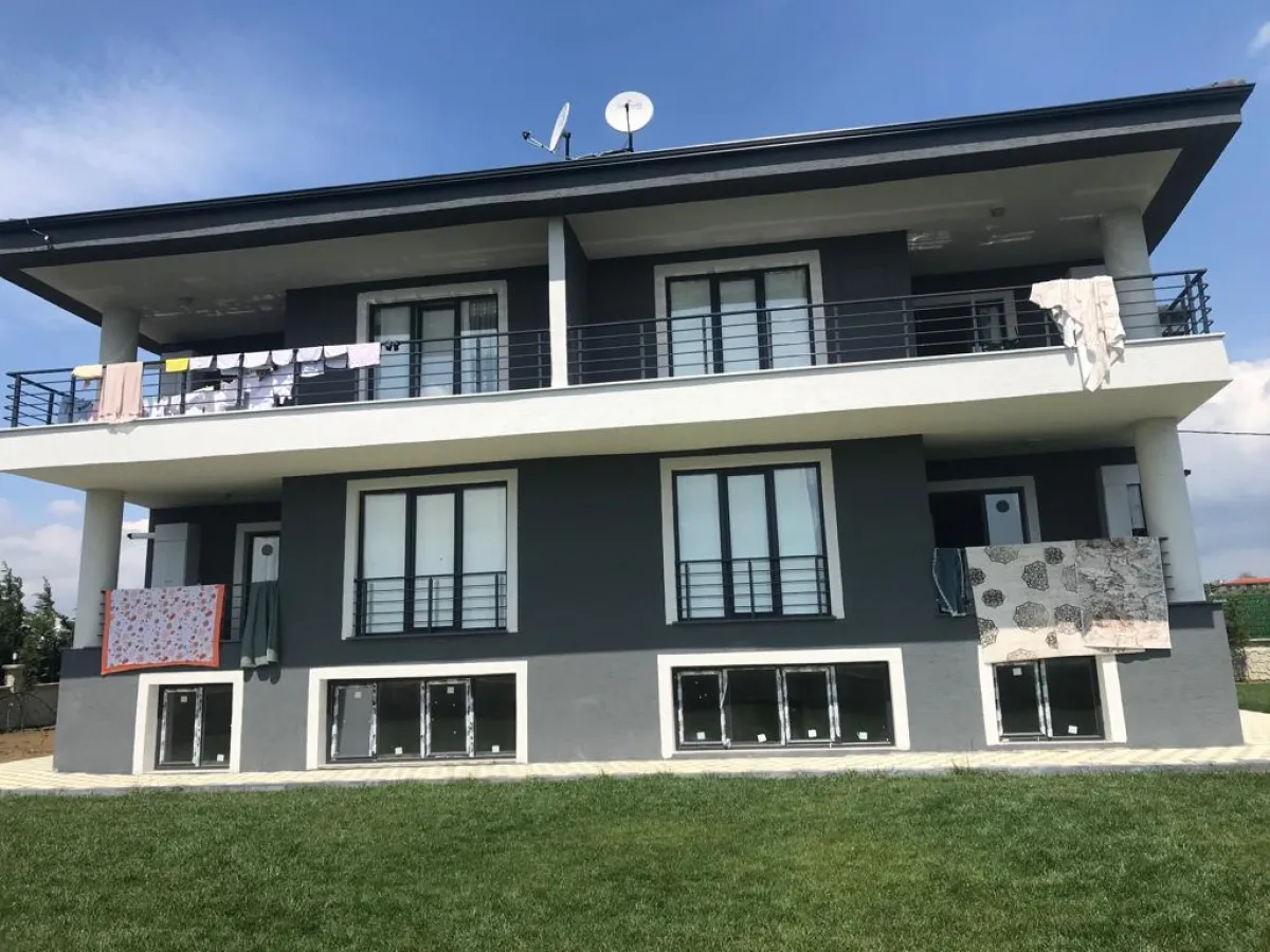 Silivri Ortaköyde Mükemmel Konumda Satılık Bahçeli Villa - Büyük 1