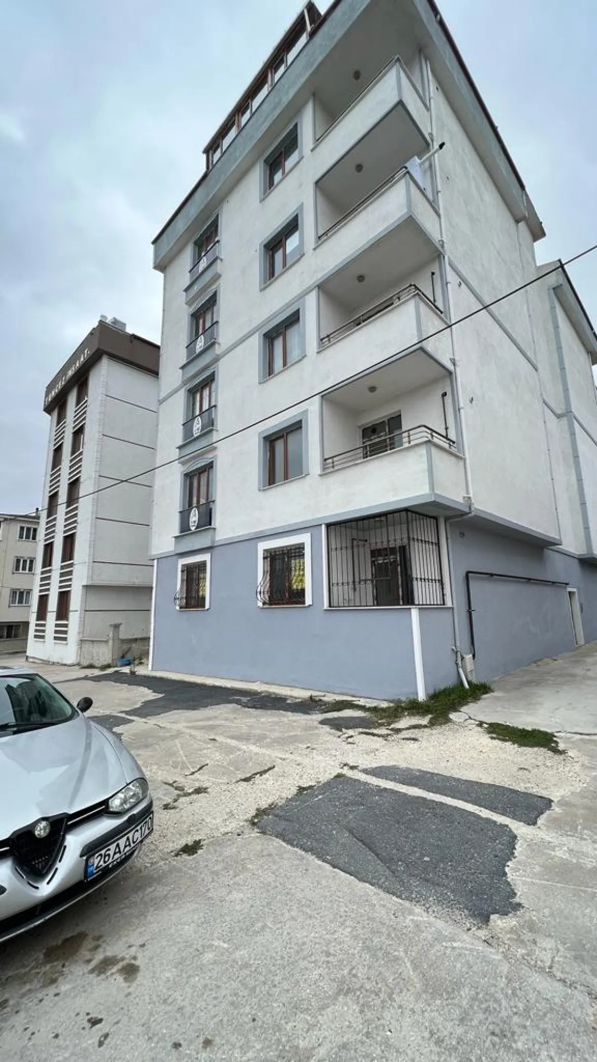 Çerkezköy Merkezde Satılık 5+2.  215 M2  Dublex Daire