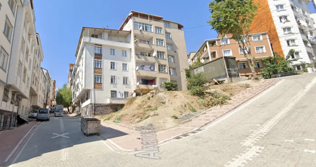 Esenyurt'ta 160 M² Satılık Arsa + Bina