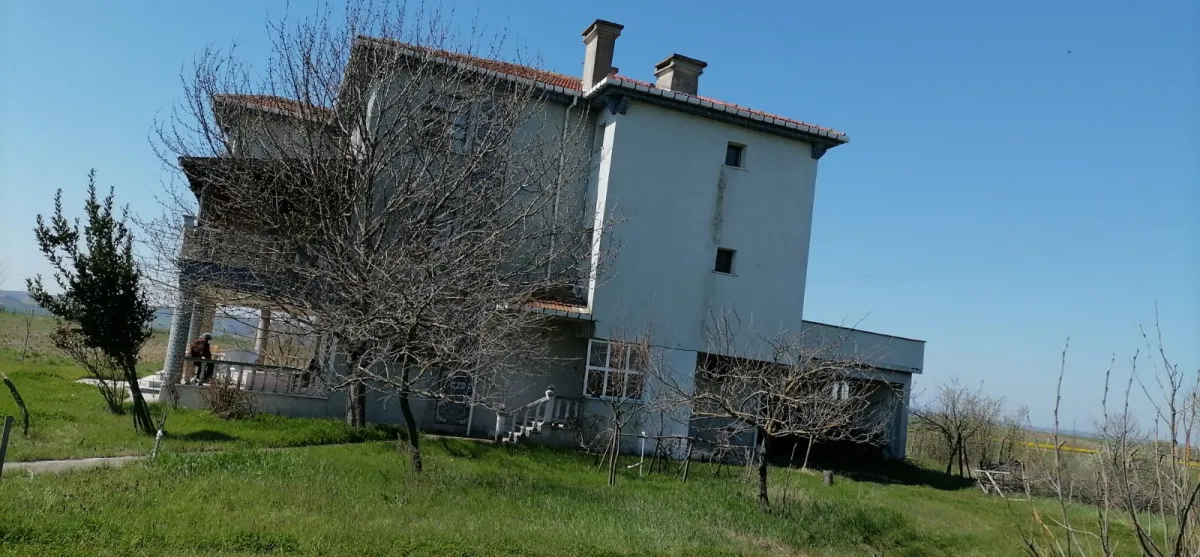 KIRKKEPENEKLİ KÖYÜNDE ÇİFLİK EVİ - Büyük 4
