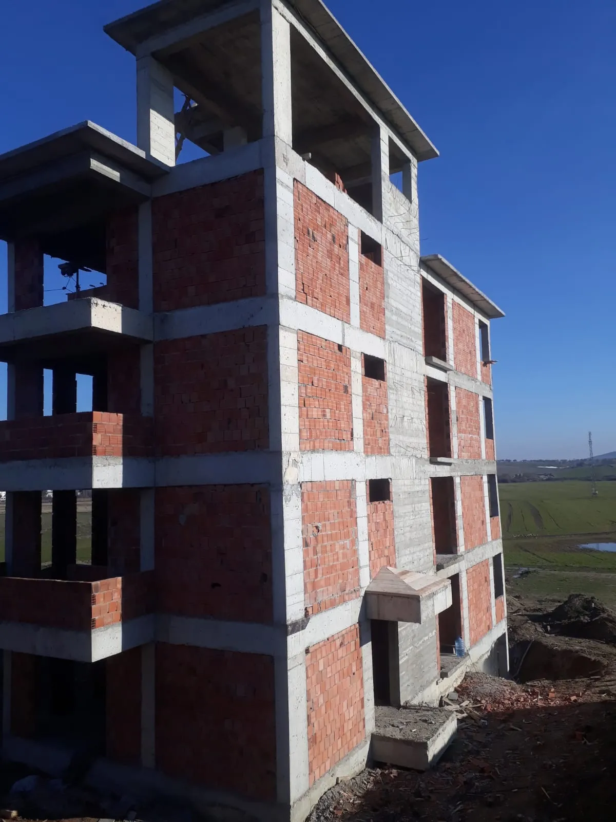 Edirne Enez'de Acil 4.5 Katlı Kaba İnşaatı Bitmiş Bina - Büyük 1
