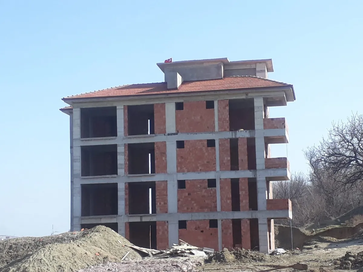 Edirne Enez'de Acil 4.5 Katlı Kaba İnşaatı Bitmiş Bina - Büyük 6