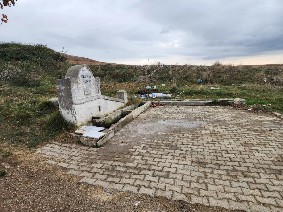 Değirmenköy'de Mustakil Tapulu Çiftliğe Uygun Satılık Tarla - Büyük 3