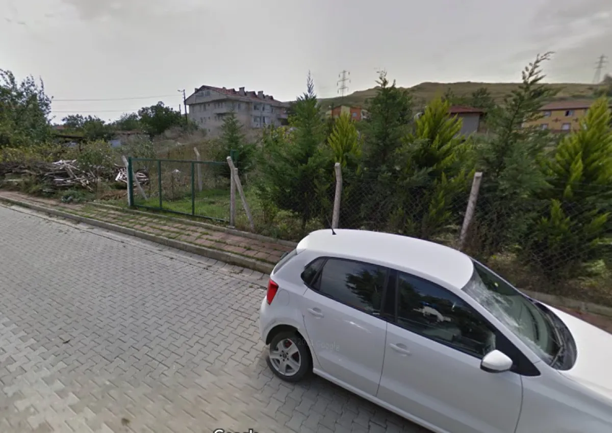 Çatalcada 830 M² Villa İmarlı Arsa