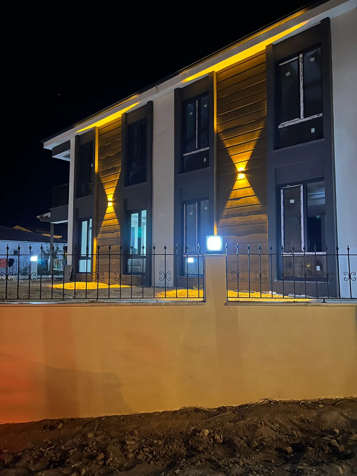 Avşa Adasında 2 katlı Satılık Villa - Büyük 5