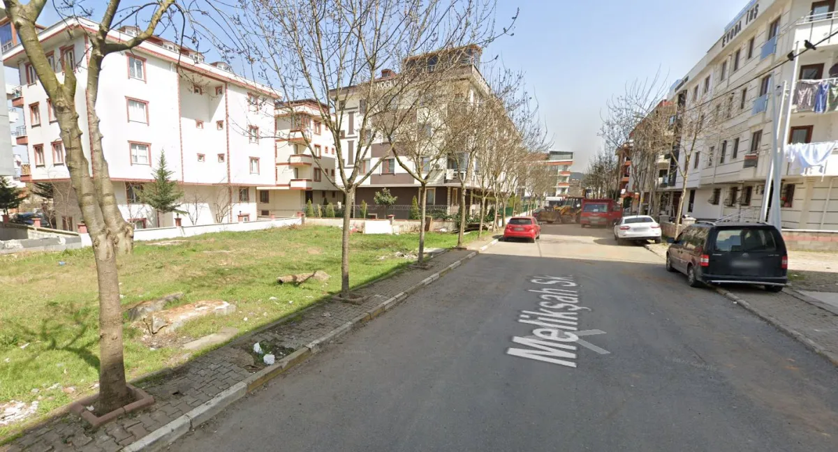 Esenyurt'ta 213 M² 4 Kat İmarlı Satılık Arsa - Büyük 0