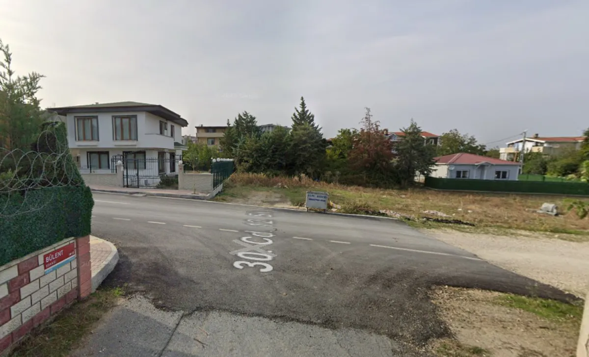 Etrafı Çevrili 6.887 M² Satılık Tarla +Konteynır