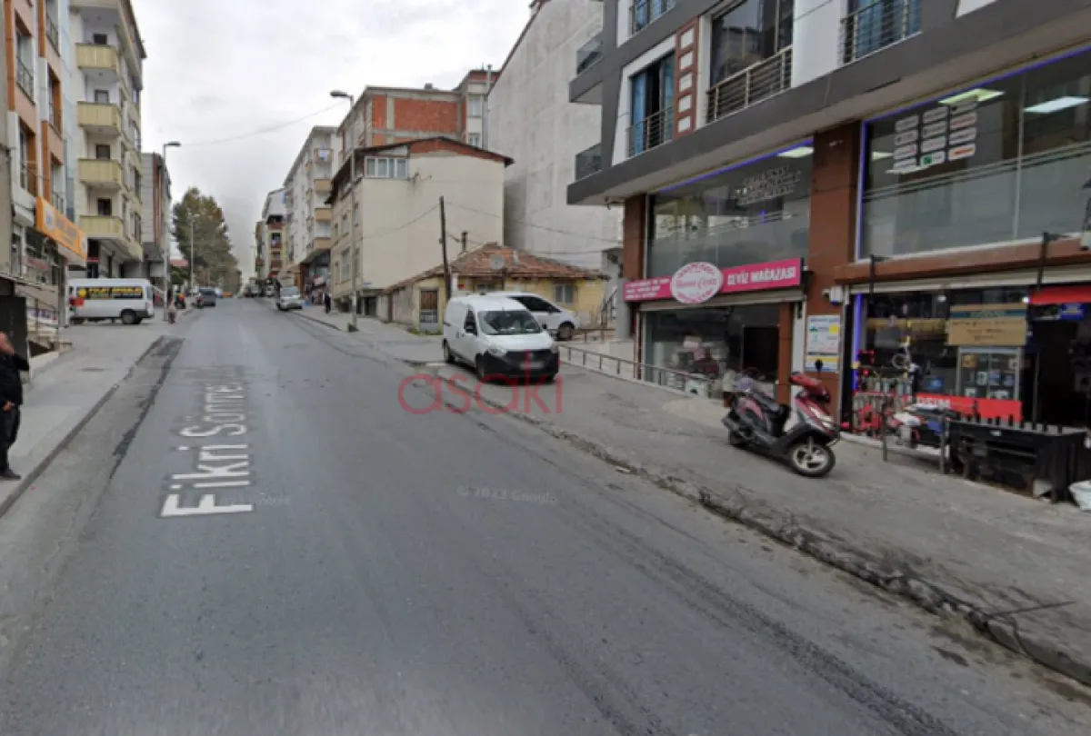 Esenyurt'ta Ana Cadde &uuml;st&uuml; Arsa