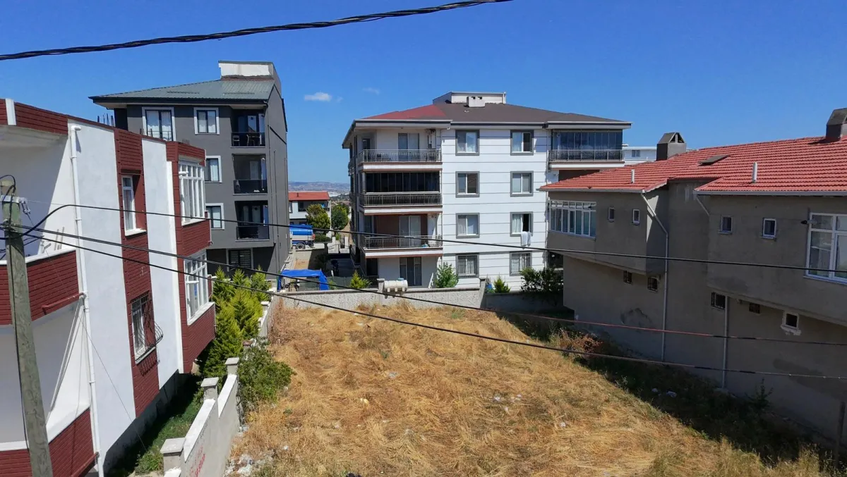 4 Kat İmarlı 372 M&sup2; Satılık Arsa - Büyük 2