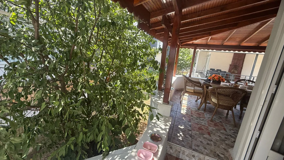 Yeniçiftlik'te Havuzlu Ve Güvenlik Sitede Müstakil Satılık Villa - Büyük 1