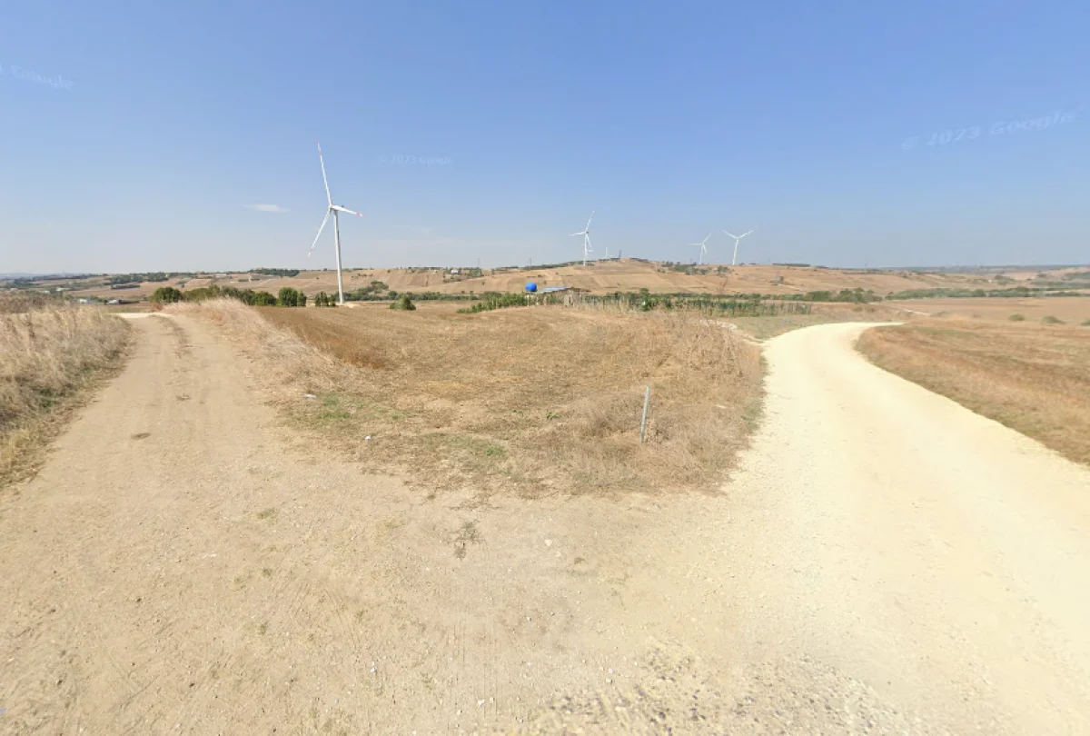 Yola Cephe 2.736 M² Satılık Tarla