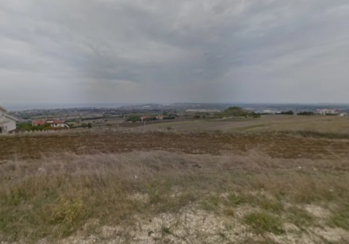 Yerleşim İçerisinde 6.498 M² Satılık Tarla