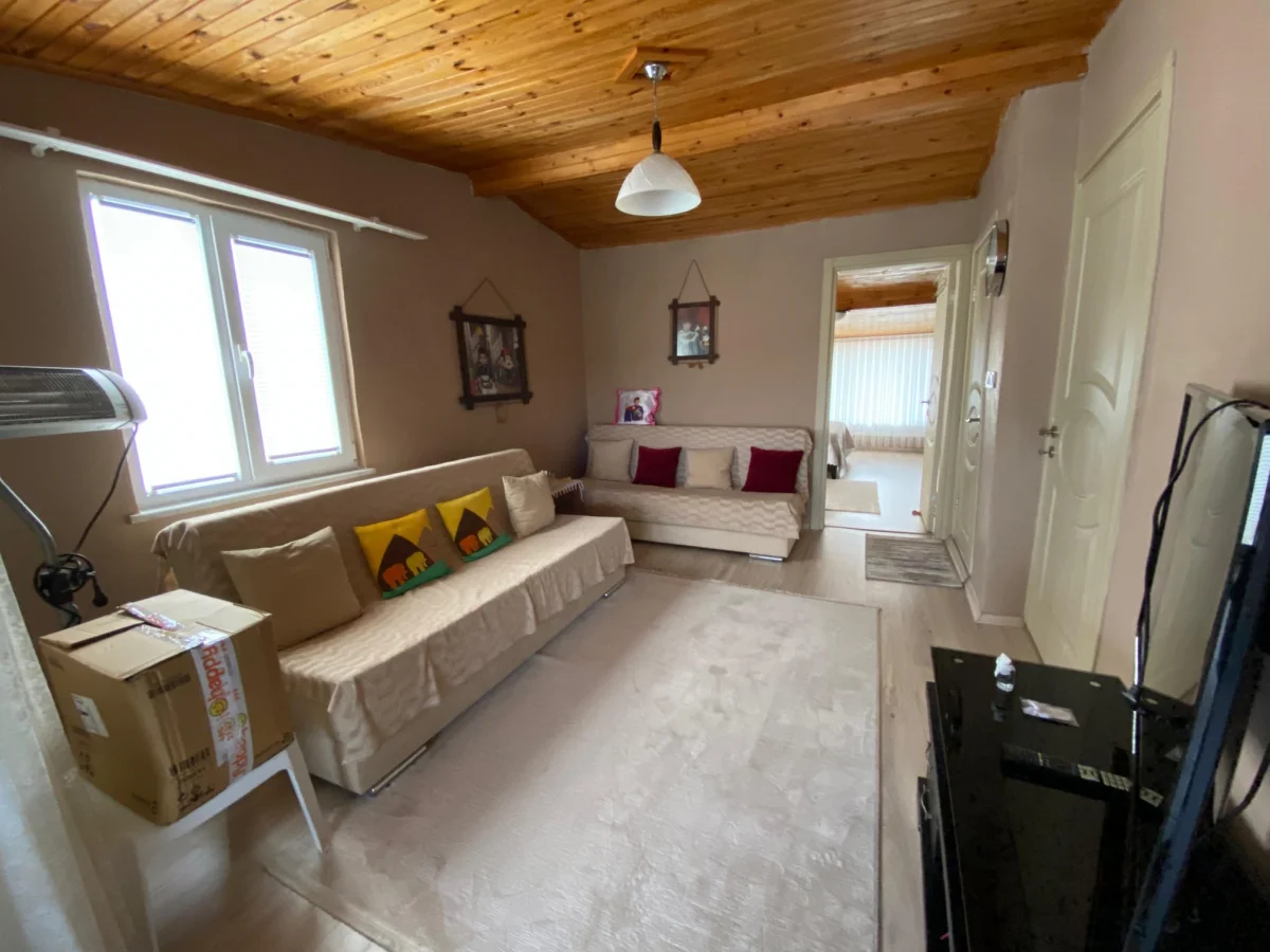 Denize Y&uuml;r&uuml;me Mesafesinde 5+1 Satılık Tripleks Villa - Büyük 2