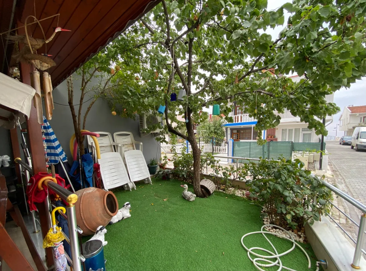 Denize Y&uuml;r&uuml;me Mesafesinde 5+1 Satılık Tripleks Villa - Büyük 4